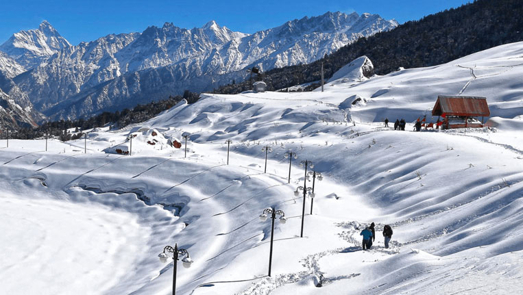 Snow Skiing Auli