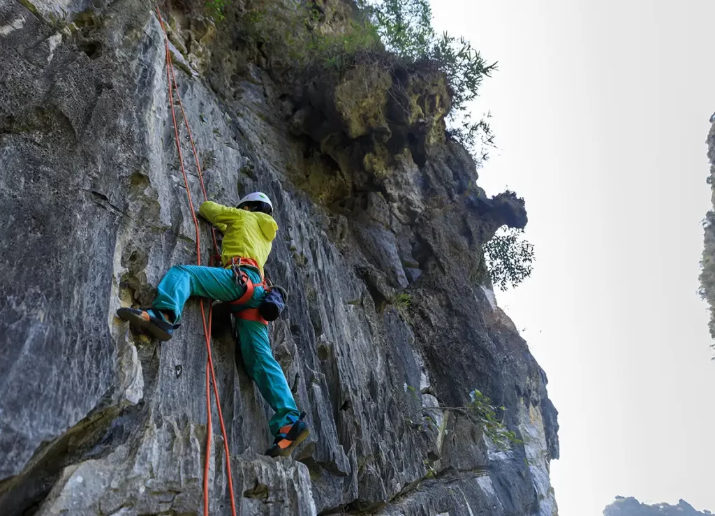 Ranikhet – Rock Climbing & Rappelling